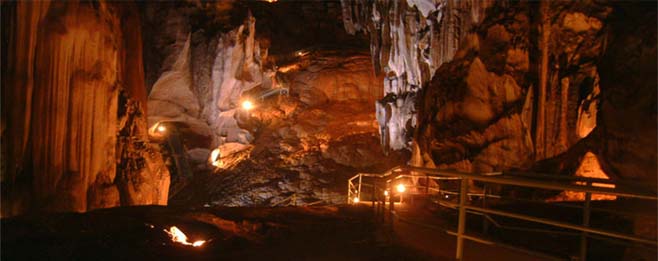 This is largest limestone caves in Peninsular Malaysia. The cave  made up of five huge domes, the well-lit interior boasts elegant formations of stalactites and staglagmites.